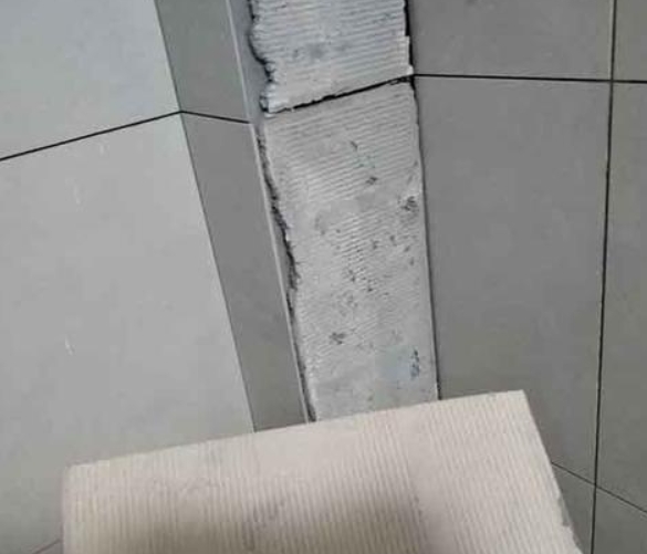 鄄城瓷砖空鼓维修公司分享下厨房瓷砖脱落的补救措施。
